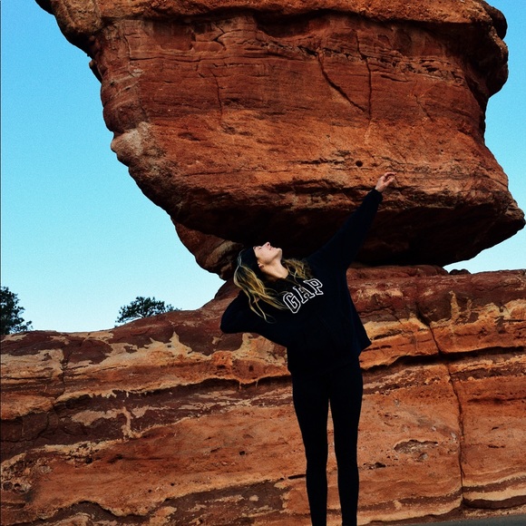 Meet your Posher, Alyssum - Picture 1 of 7